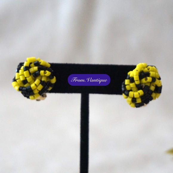 🐝 VINTAGE Twisted Beaded Mutil Necklace 📿 + Earrings (Clip on) 👂✨ - Picture 3 of 5